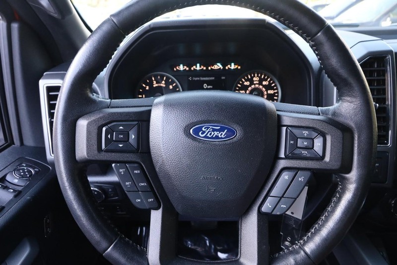 Ford F-150 Vehicle Full-screen Gallery Image 9