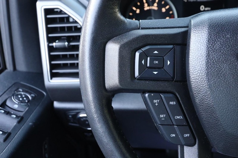 Ford F-150 Vehicle Full-screen Gallery Image 10