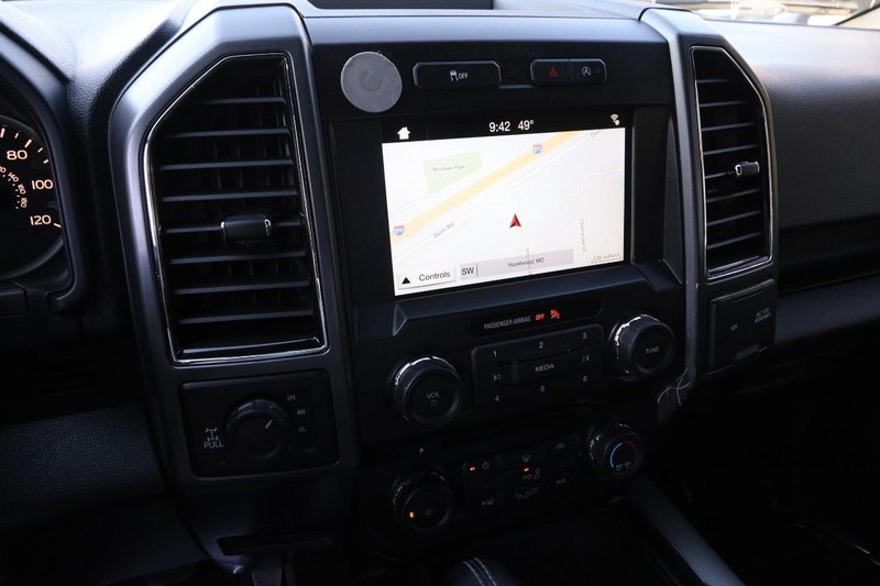 Ford F-150 Vehicle Full-screen Gallery Image 13