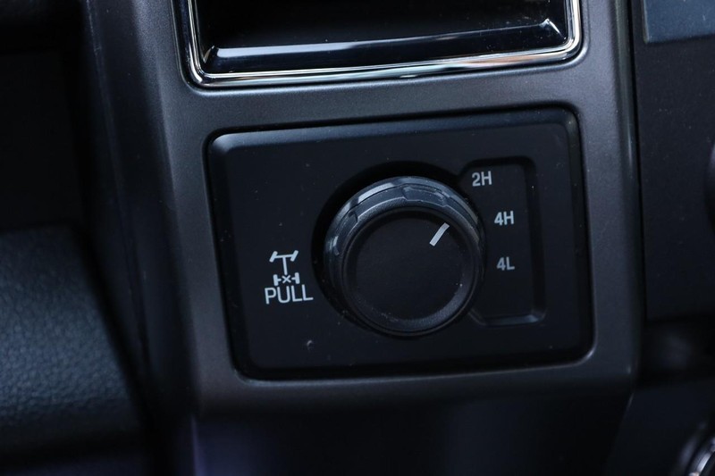 Ford F-150 Vehicle Full-screen Gallery Image 16