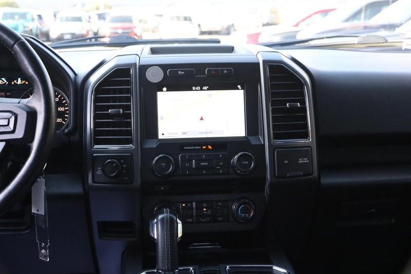 Ford F-150 Vehicle Full-screen Gallery Image 21