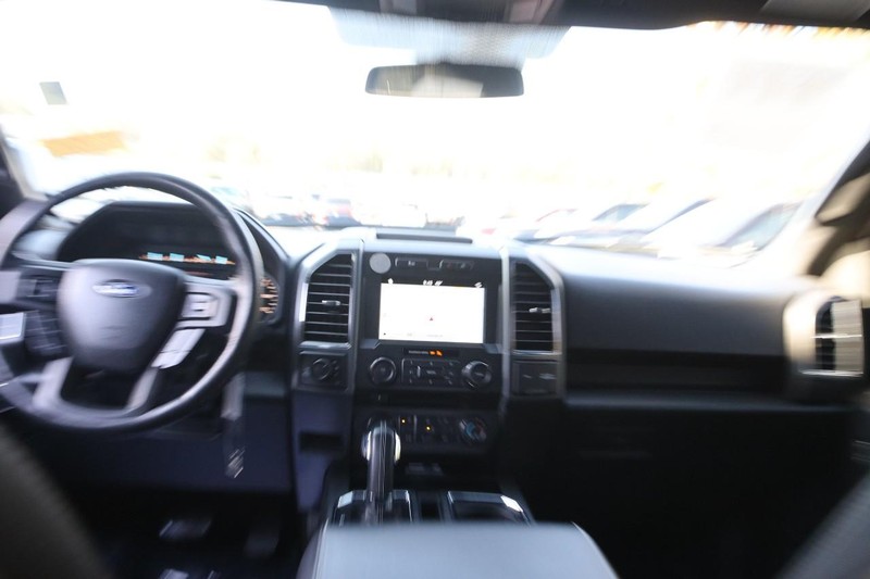 Ford F-150 Vehicle Full-screen Gallery Image 22