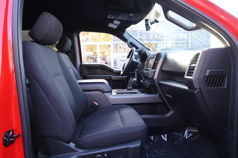 Ford F-150 Vehicle Full-screen Gallery Image 24