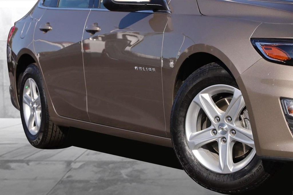 Chevrolet Malibu Vehicle Image 03