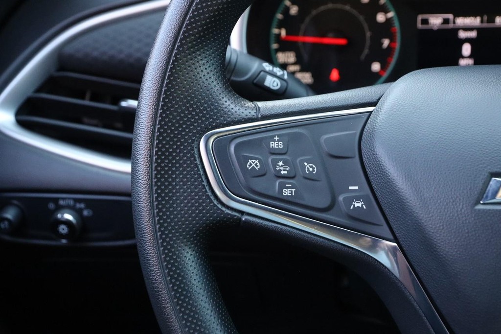 Chevrolet Malibu Vehicle Image 11