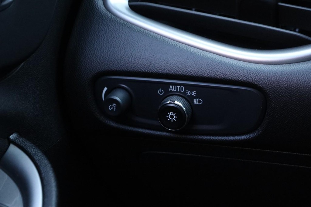 Chevrolet Malibu Vehicle Image 19