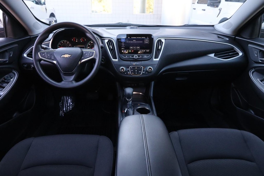 Chevrolet Malibu Vehicle Image 20