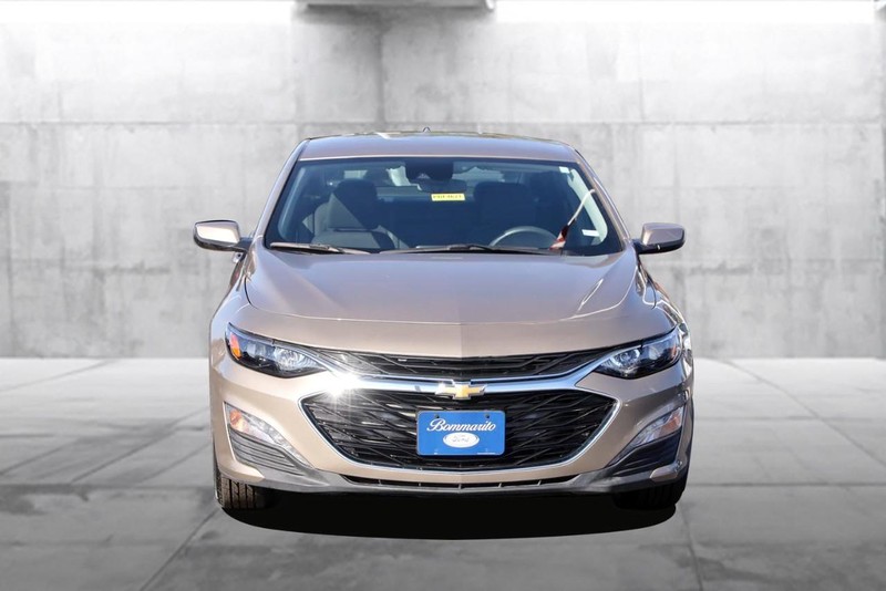 Chevrolet Malibu Vehicle Full-screen Gallery Image 04