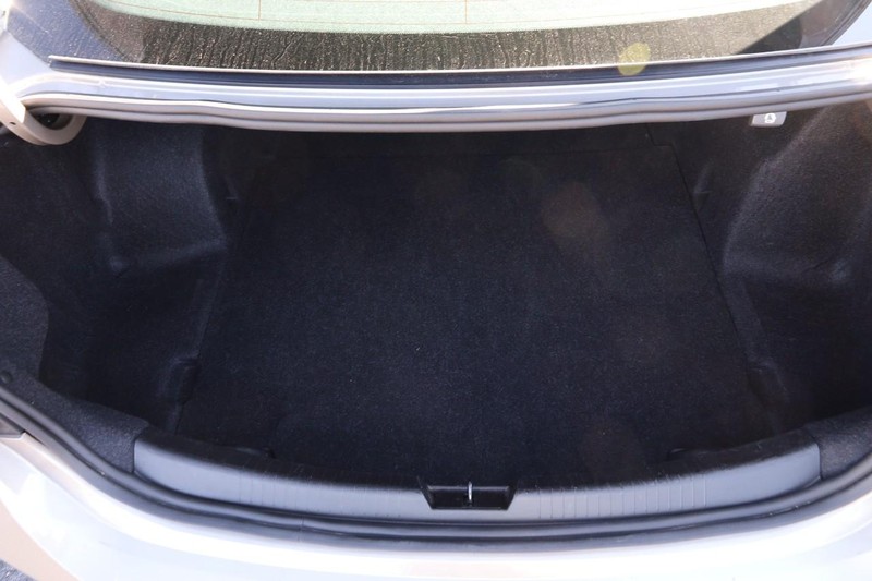 Chevrolet Malibu Vehicle Full-screen Gallery Image 07