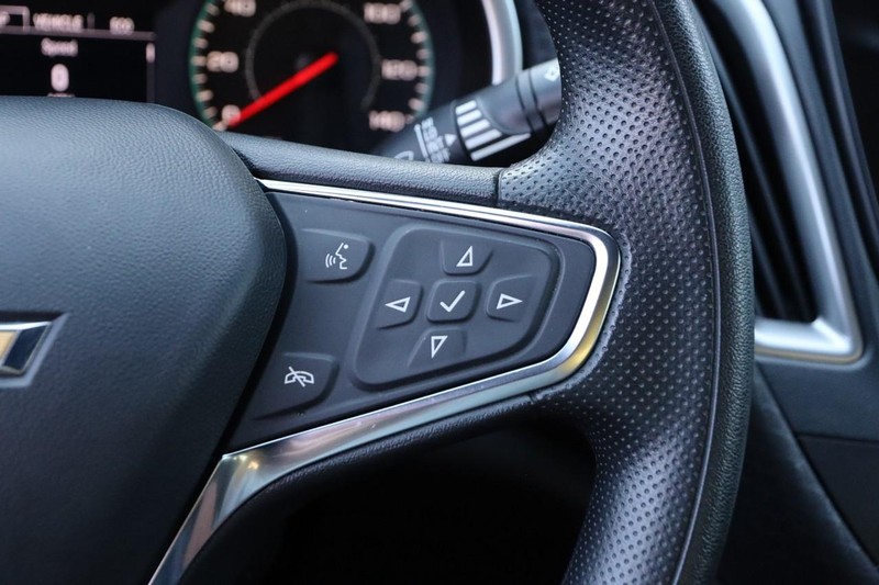 Chevrolet Malibu Vehicle Full-screen Gallery Image 12