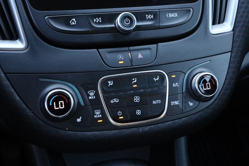 Chevrolet Malibu Vehicle Full-screen Gallery Image 18