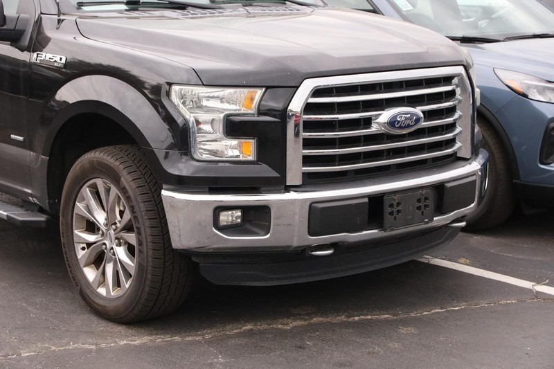 Ford F-150 Vehicle Full-screen Gallery Image 2