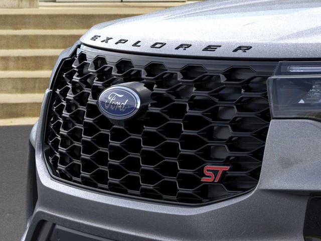 Ford Explorer Vehicle Image 17