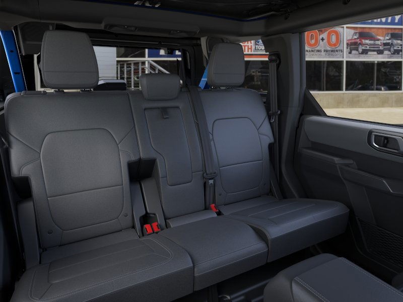 Ford Bronco Vehicle Full-screen Gallery Image 11