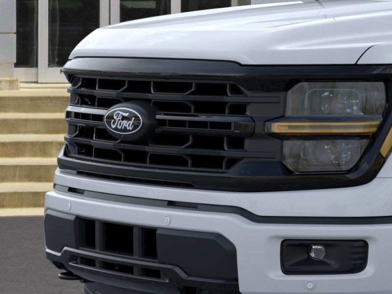 Ford F-150 Vehicle Full-screen Gallery Image 17