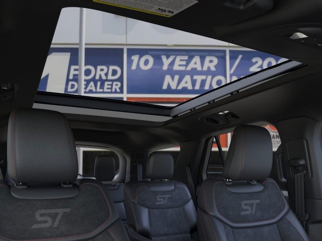 Ford Explorer Vehicle Image 22