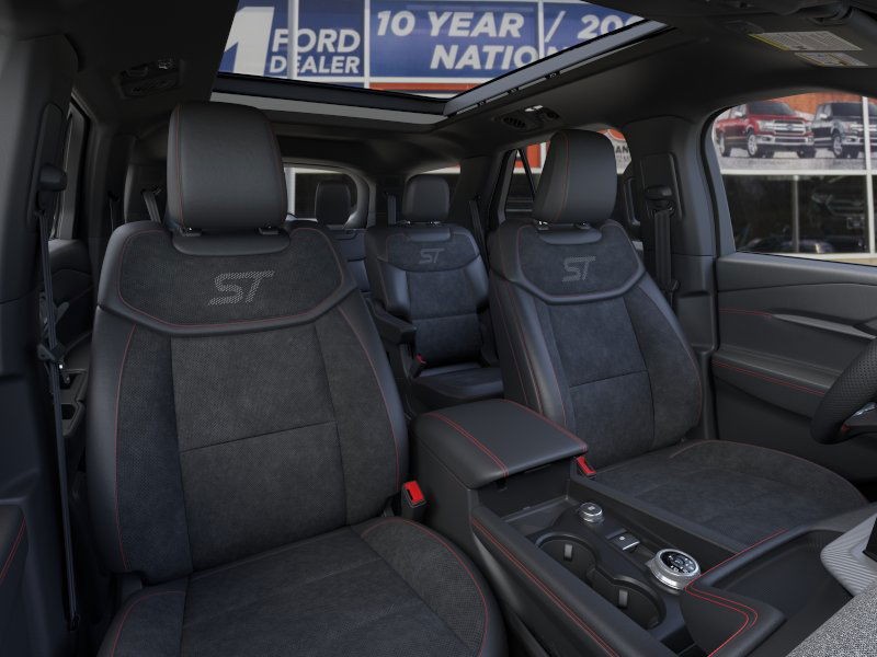 Ford Explorer Vehicle Image 10