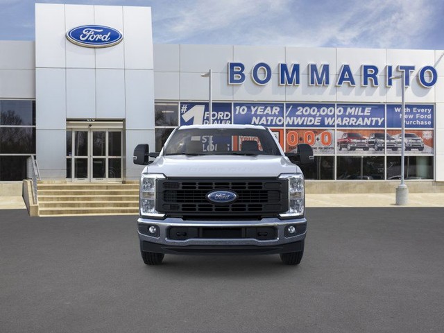 Ford Super Duty F-250 SRW Vehicle Image 06