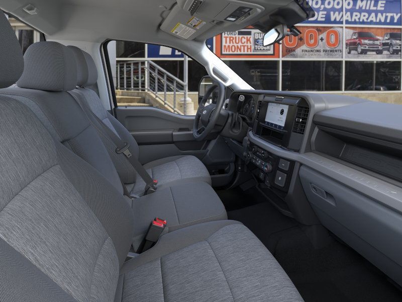 Ford Super Duty F-250 SRW Vehicle Image 11