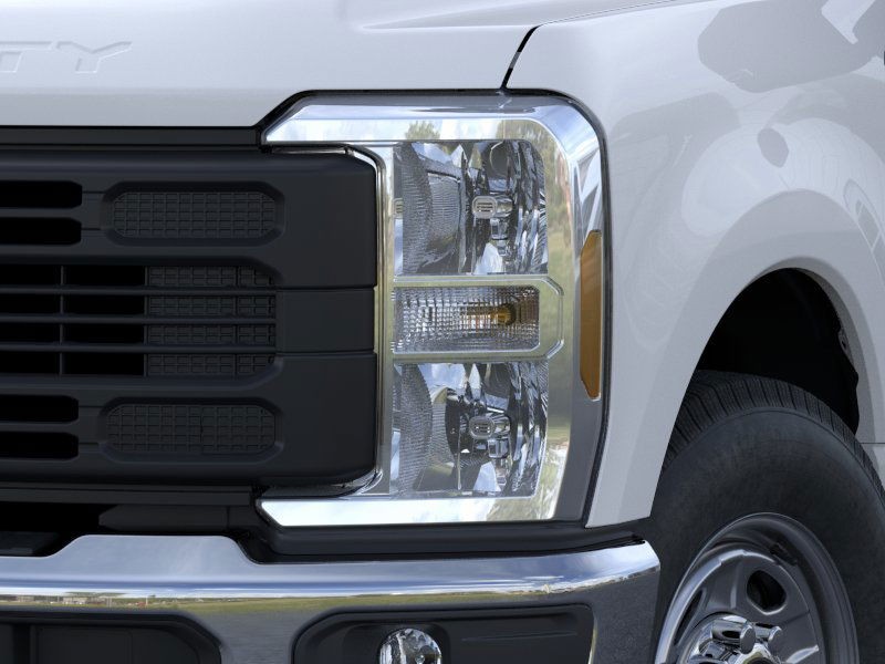 Ford Super Duty F-250 SRW Vehicle Image 18