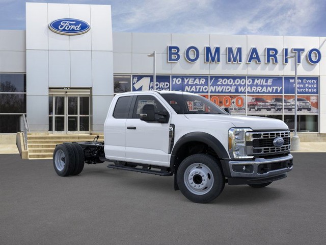 Ford Super Duty F-450 DRW Vehicle Image 07
