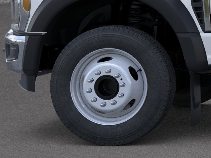 Ford Super Duty F-450 DRW Vehicle Full-screen Gallery Image 19