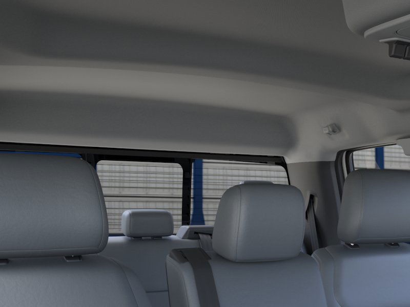 Ford Super Duty F-450 DRW Vehicle Full-screen Gallery Image 22