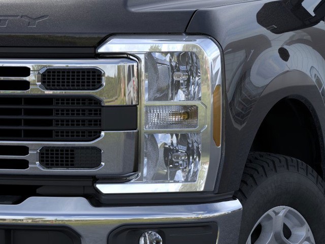 Ford Super Duty F-250 SRW Vehicle Image 18
