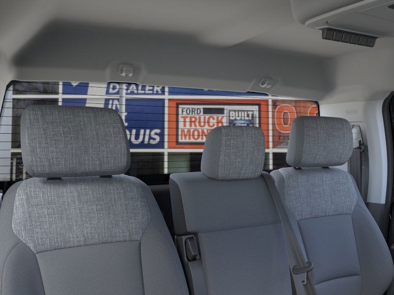 Ford Super Duty F-250 SRW Vehicle Full-screen Gallery Image 22