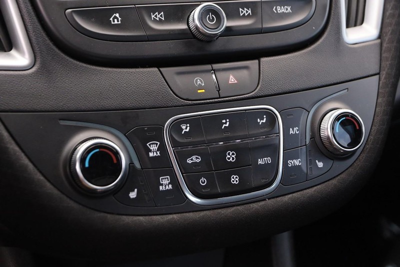 Chevrolet Malibu Vehicle Full-screen Gallery Image 17