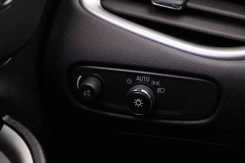 Chevrolet Malibu Vehicle Full-screen Gallery Image 18