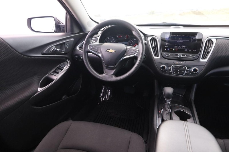 Chevrolet Malibu Vehicle Full-screen Gallery Image 20