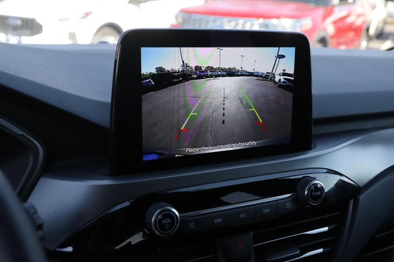 Ford Escape Vehicle Full-screen Gallery Image 16