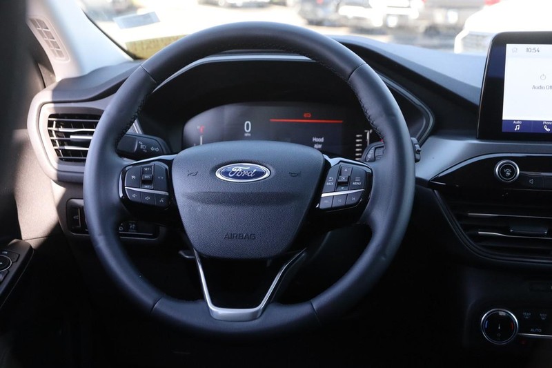 Ford Escape Vehicle Full-screen Gallery Image 22