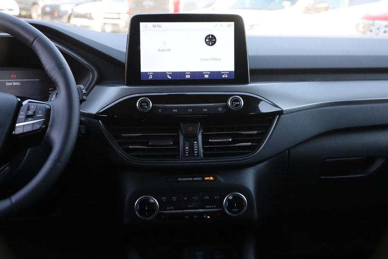 Ford Escape Vehicle Full-screen Gallery Image 23