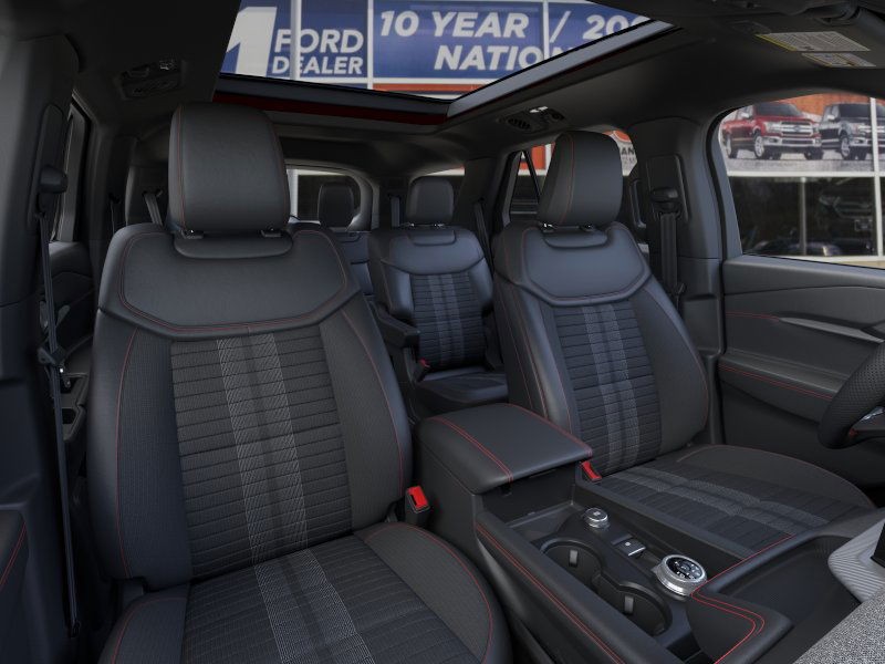 Ford Explorer Vehicle Full-screen Gallery Image 10