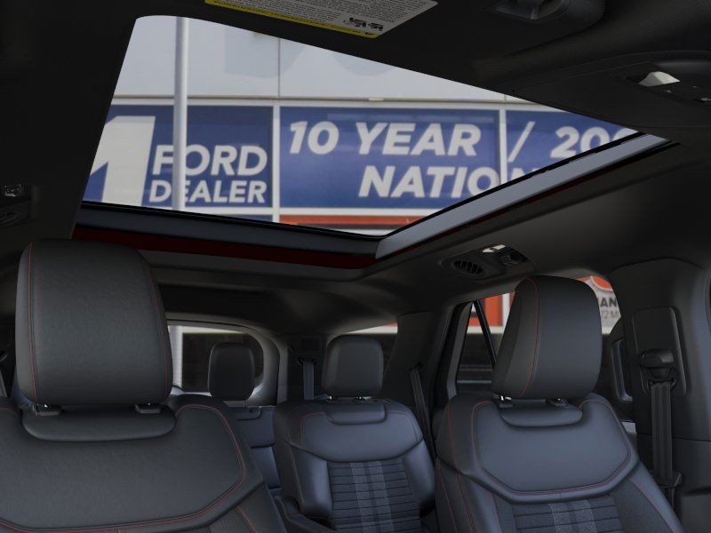 Ford Explorer Vehicle Full-screen Gallery Image 22