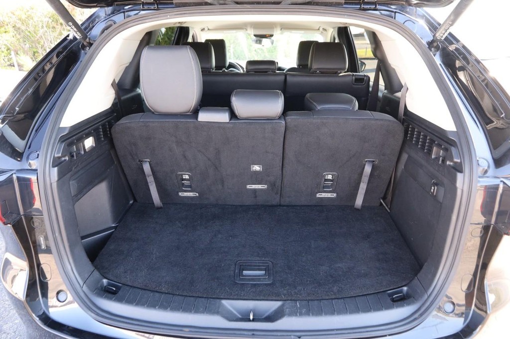 Mazda CX-90 Vehicle Image 07