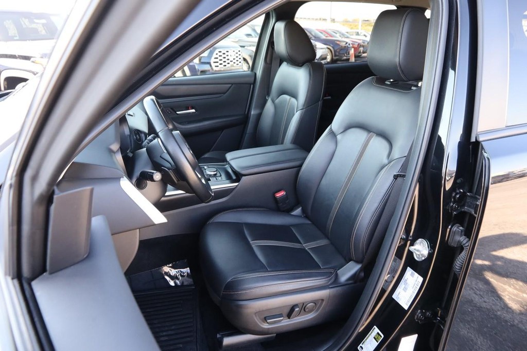 Mazda CX-90 Vehicle Image 09