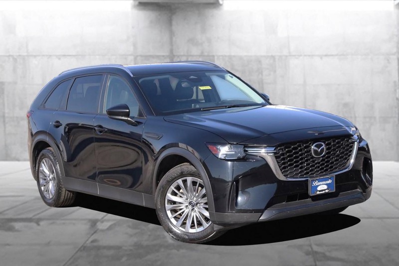 Mazda CX-90 Vehicle Full-screen Gallery Image 2