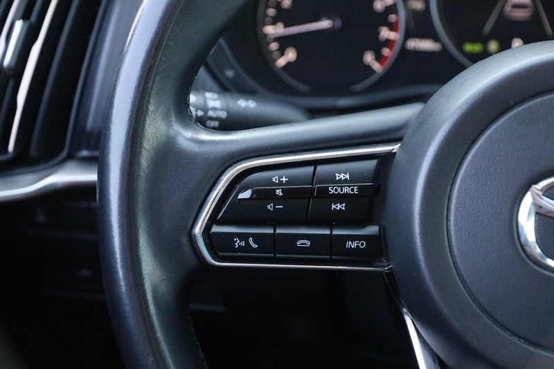 Mazda CX-90 Vehicle Full-screen Gallery Image 13