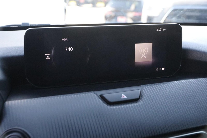 Mazda CX-90 Vehicle Full-screen Gallery Image 17