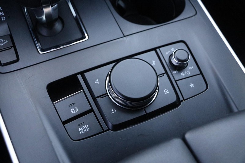 Mazda CX-90 Vehicle Full-screen Gallery Image 21