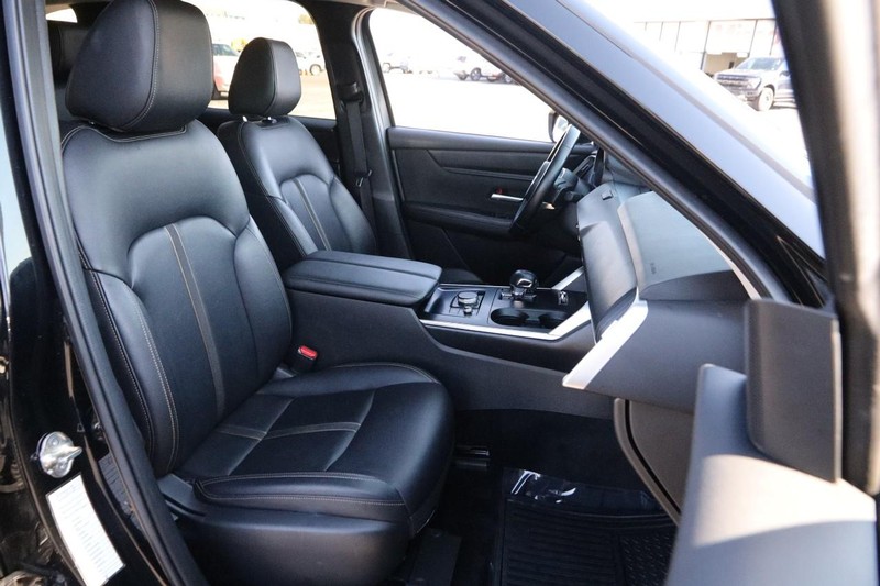 Mazda CX-90 Vehicle Full-screen Gallery Image 28