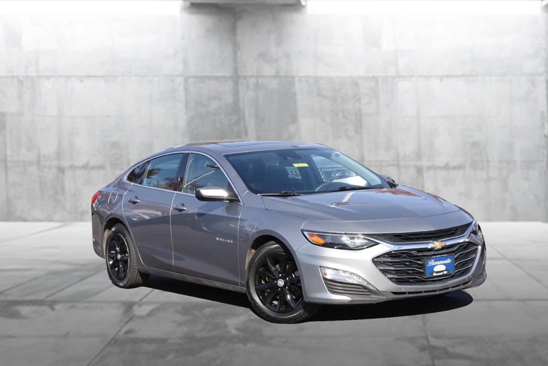 Chevrolet Malibu Vehicle Full-screen Gallery Image 02