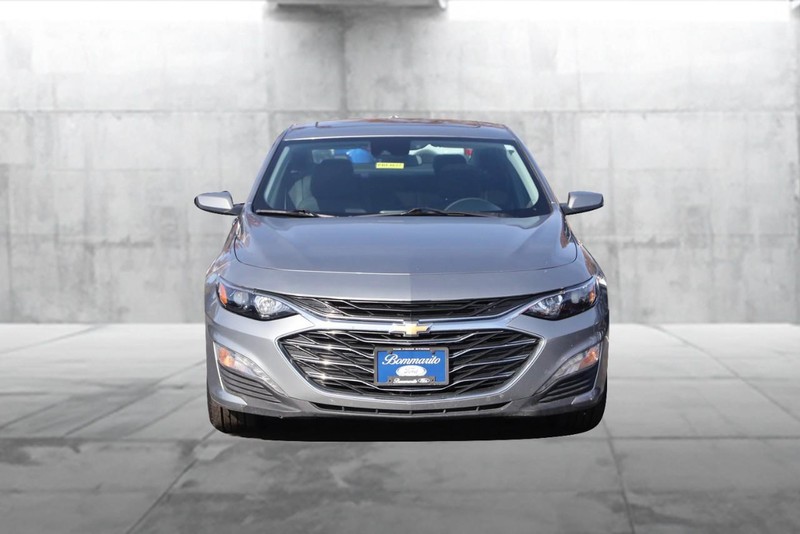 Chevrolet Malibu Vehicle Full-screen Gallery Image 04