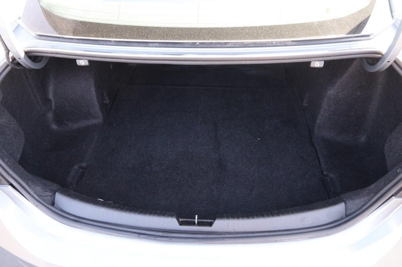 Chevrolet Malibu Vehicle Full-screen Gallery Image 07