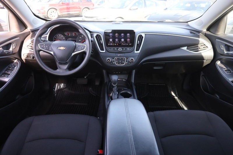 Chevrolet Malibu Vehicle Full-screen Gallery Image 20