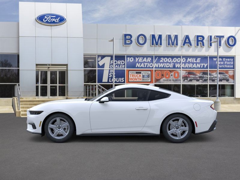 Ford Mustang Vehicle Full-screen Gallery Image 3