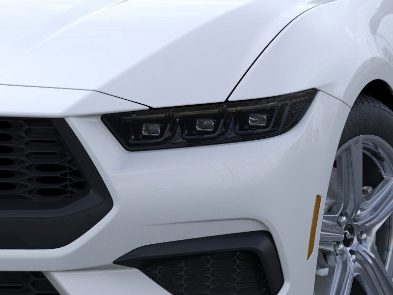 Ford Mustang Vehicle Full-screen Gallery Image 18